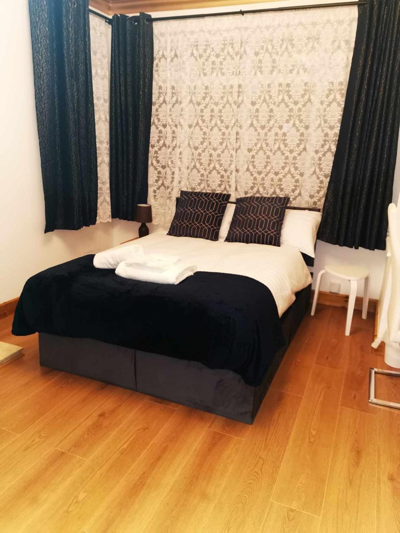 Uplands Grove Bungalow Hotel Wolverhampton Luaran gambar