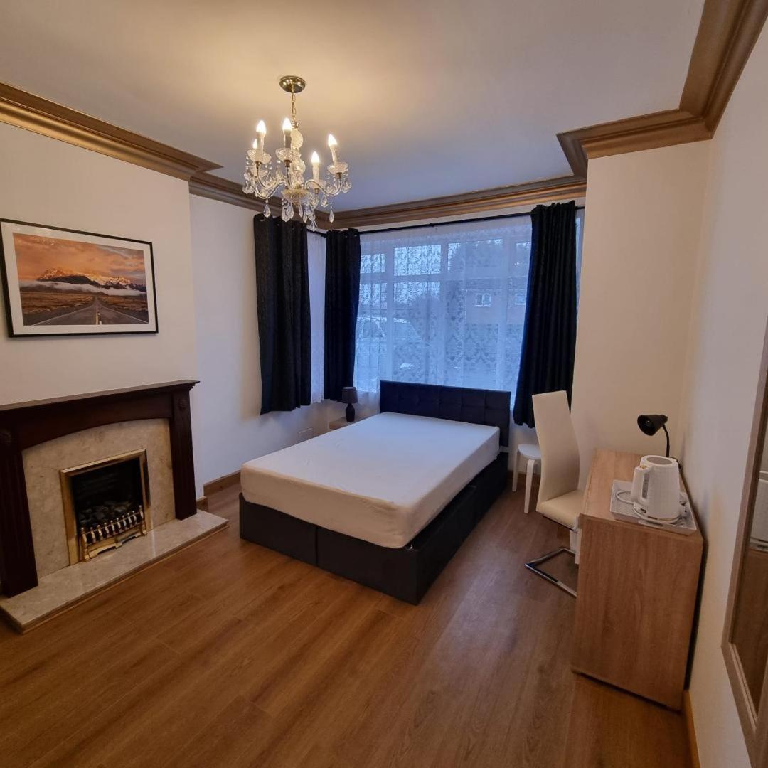 Uplands Grove Bungalow Hotel Wolverhampton Luaran gambar