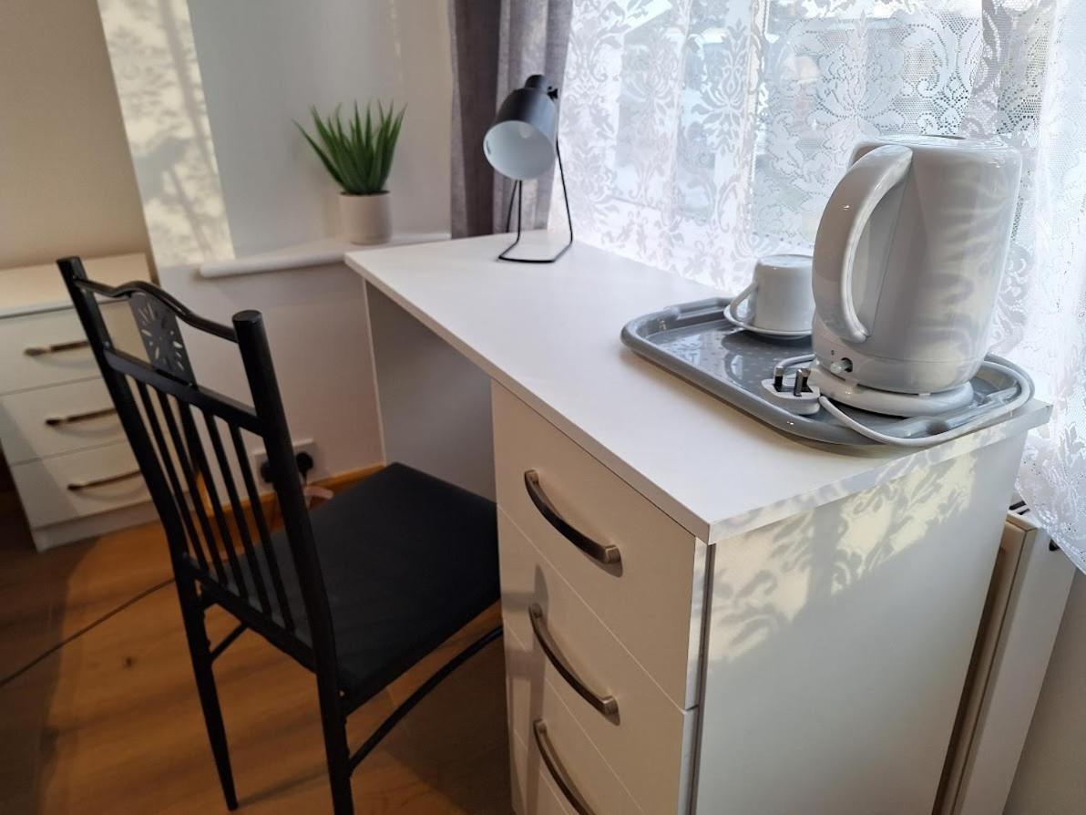 Uplands Grove Bungalow Hotel Wolverhampton Luaran gambar