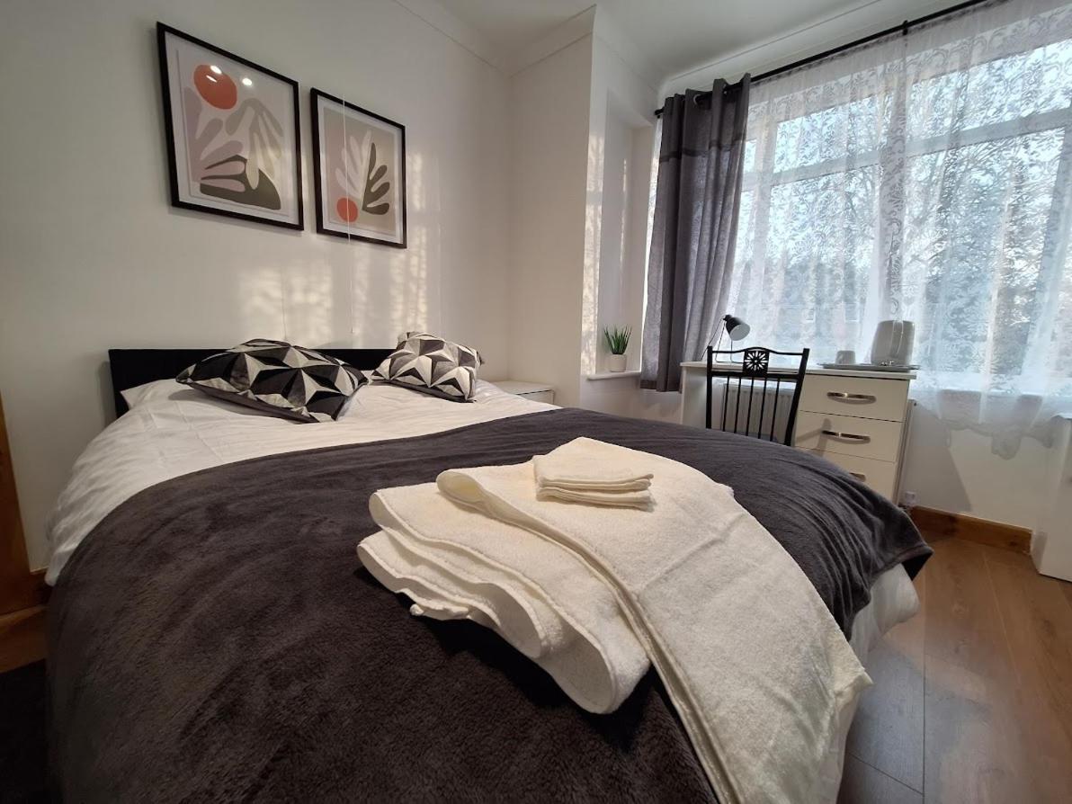 Uplands Grove Bungalow Hotel Wolverhampton Luaran gambar