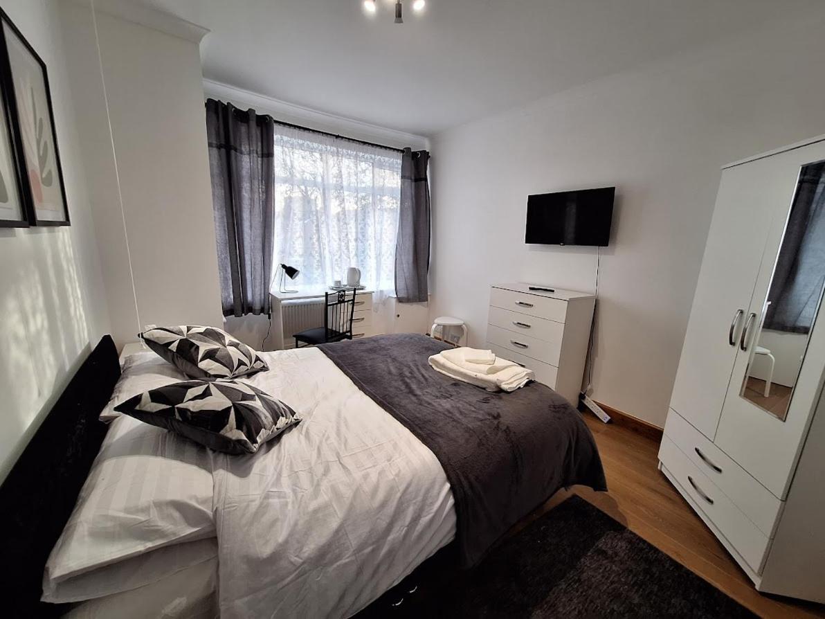 Uplands Grove Bungalow Hotel Wolverhampton Luaran gambar