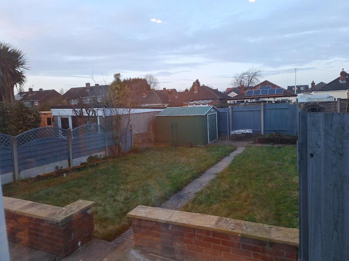 Uplands Grove Bungalow Hotel Wolverhampton Luaran gambar