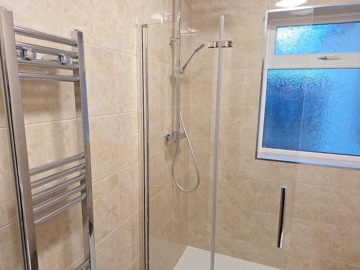 Uplands Grove Bungalow Hotel Wolverhampton Luaran gambar